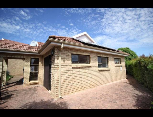 3 BEDROOM HOUSE FOR SALE IN HERSHAM